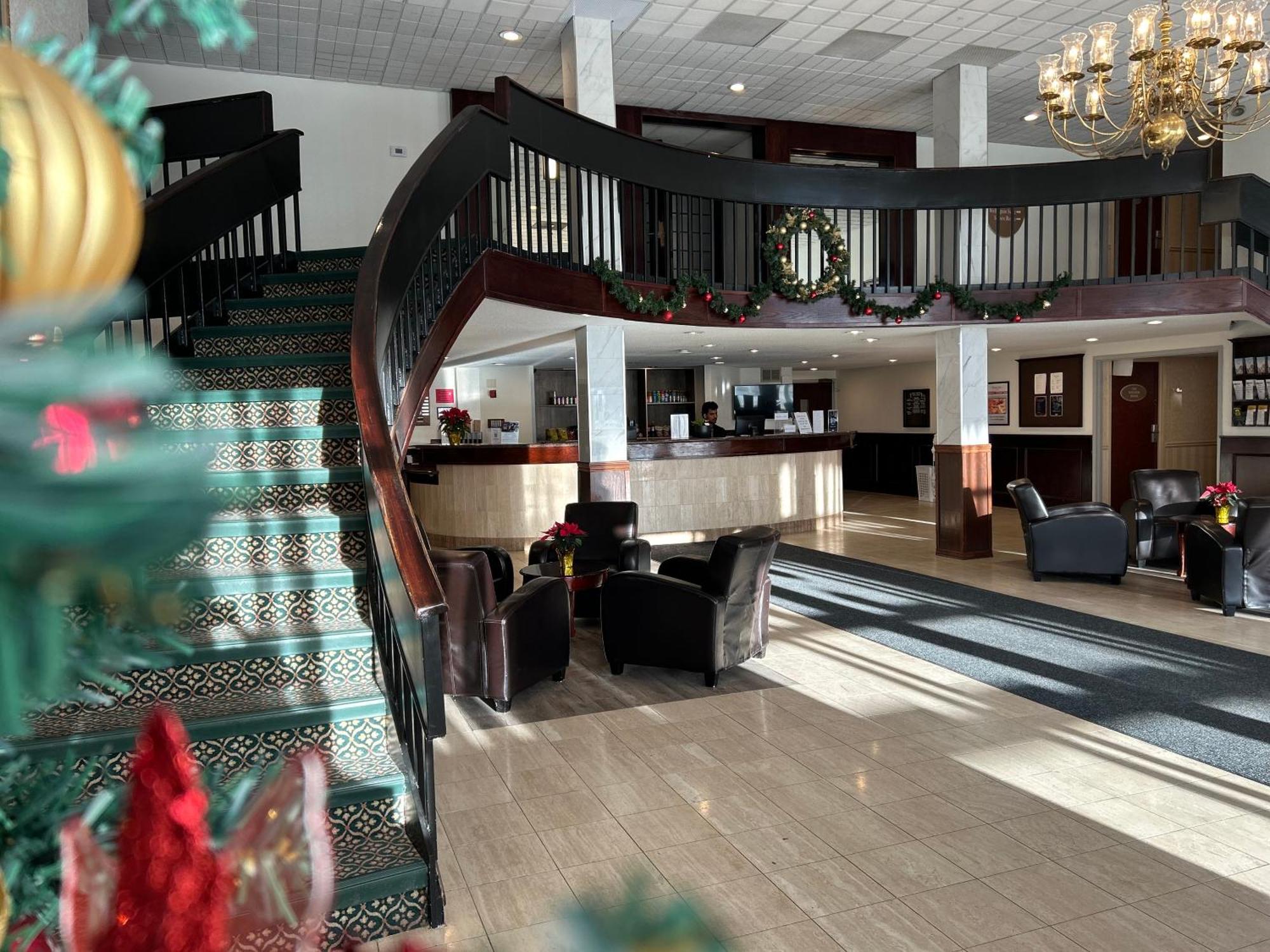 Ramada By Wyndham London Hotel Exterior photo